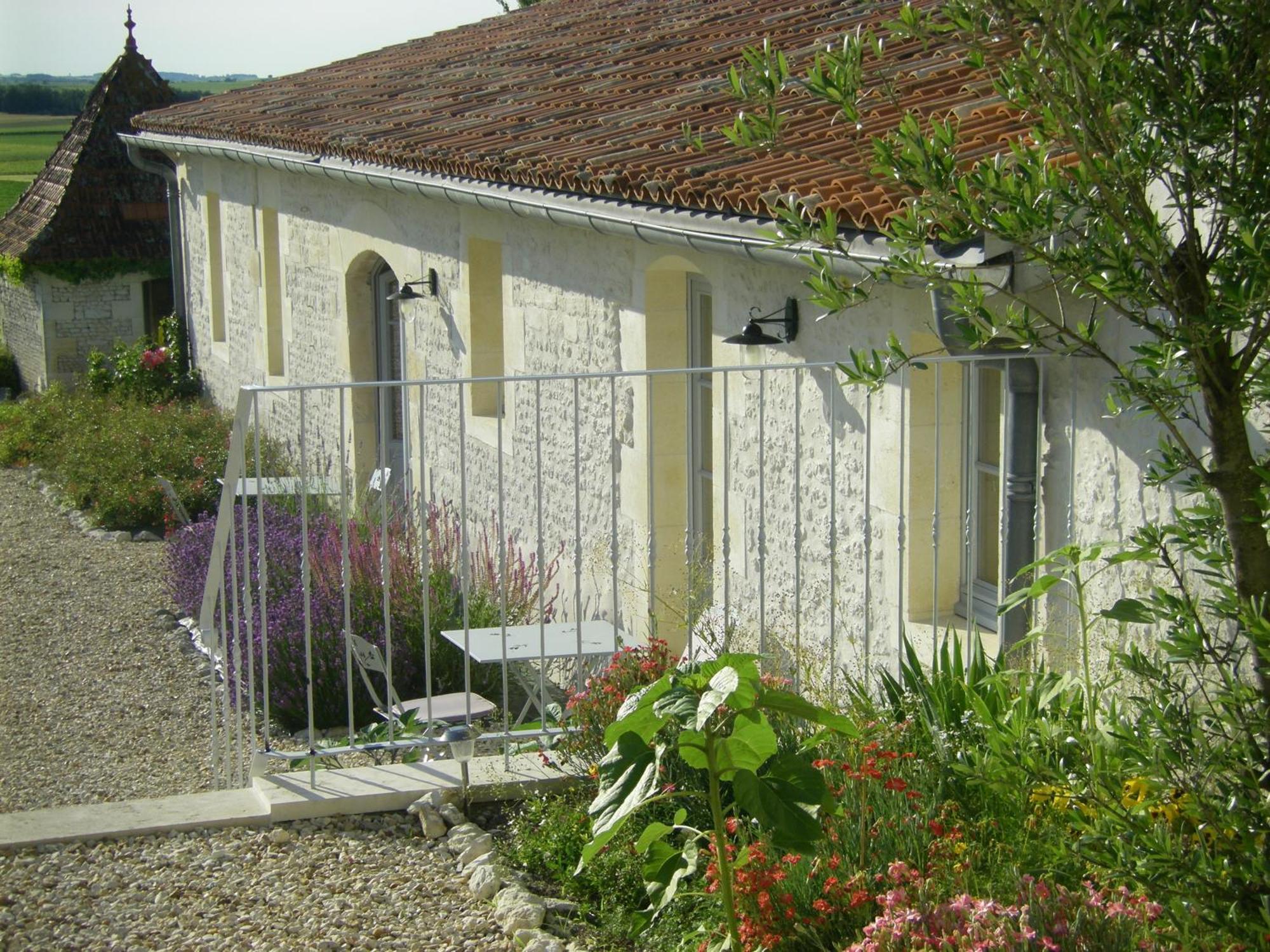 Chambre D'Hotes Clos Des Pierres Blanches Brie-sous-Archiac Екстериор снимка